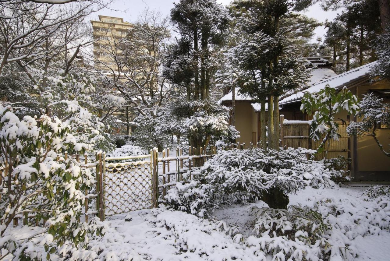 Suimeikan Gero Esterno foto The temple in winter