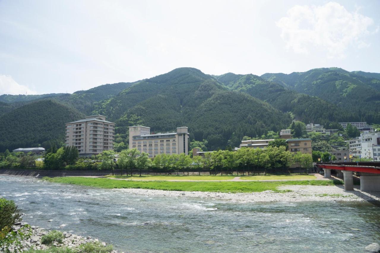 Suimeikan Gero Esterno foto View of the town